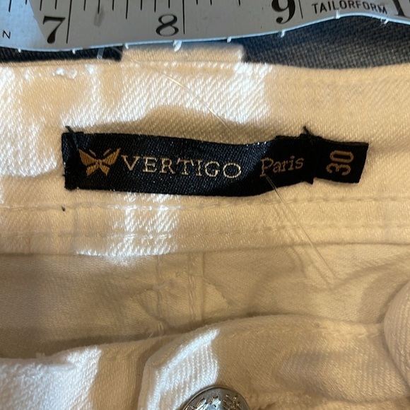 Vertigo W30 white zip up cotton jeans with chain detail on back pocket tall - Picture 7 of 9